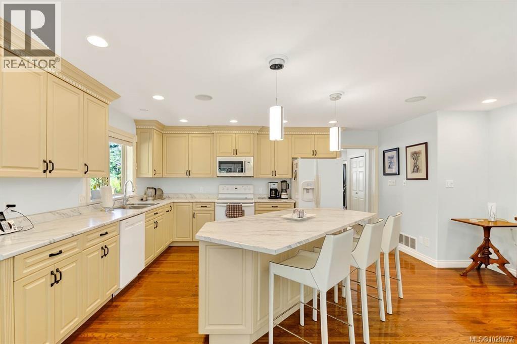 4256 Ravenhill Ave - 5