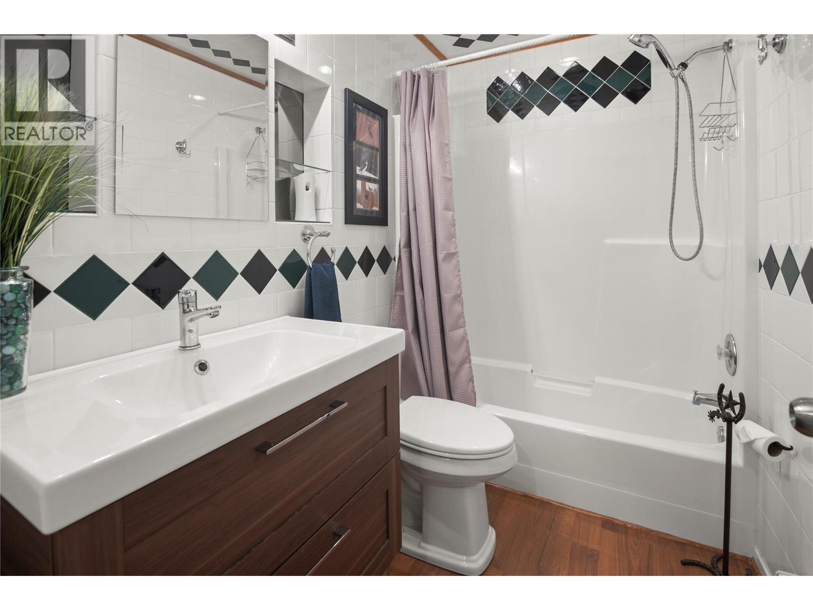 #17 7525 COLUMBIA AVENUE - 31