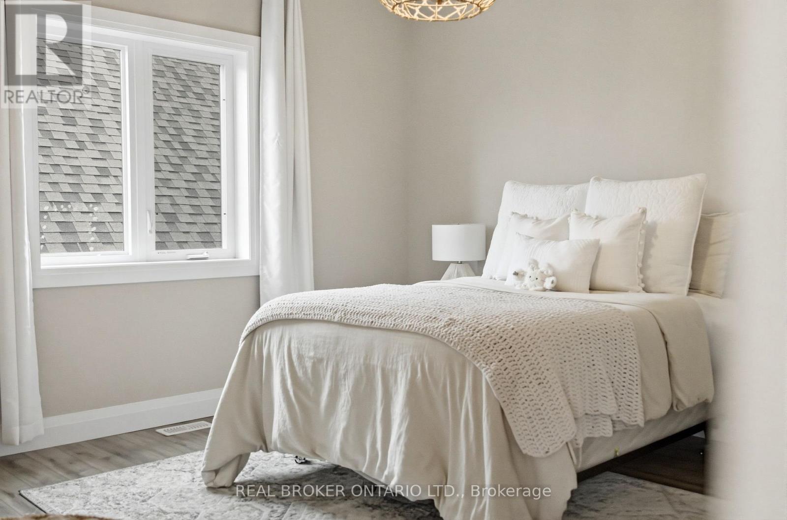 39 MILL RACE CRESCENT — photo 32