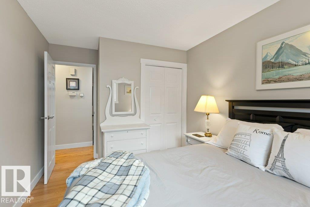 7 ASH PL, St. Albert