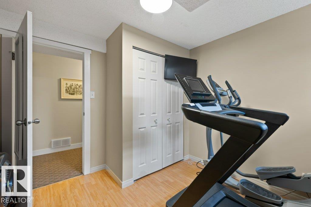 7 ASH PL, St. Albert