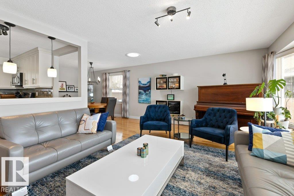 7 ASH PL, St. Albert