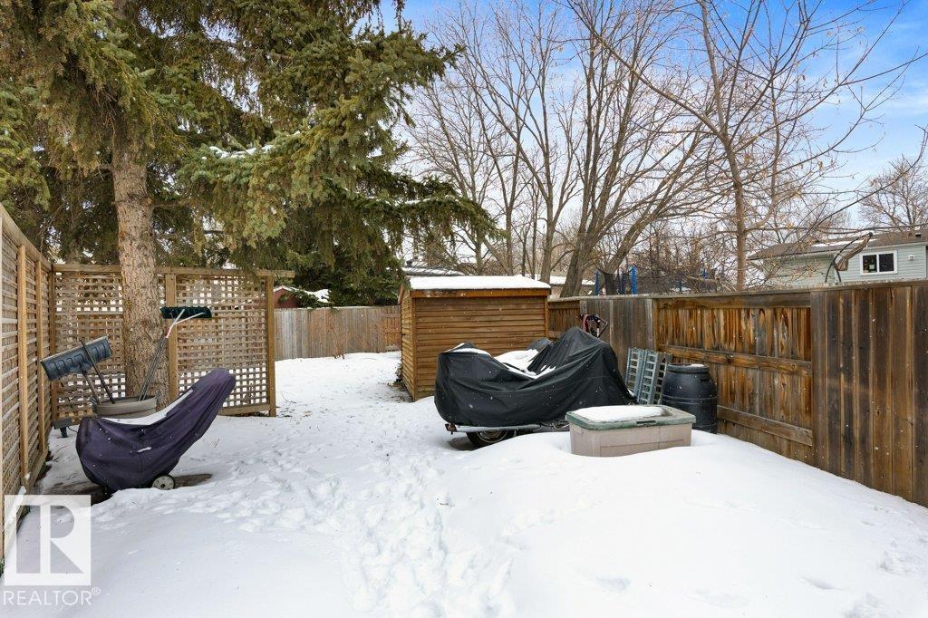 7 ASH PL, St. Albert
