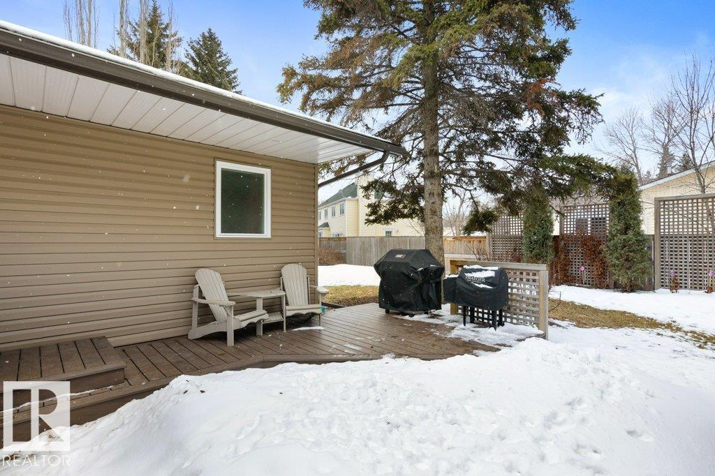 7 ASH PL, St. Albert