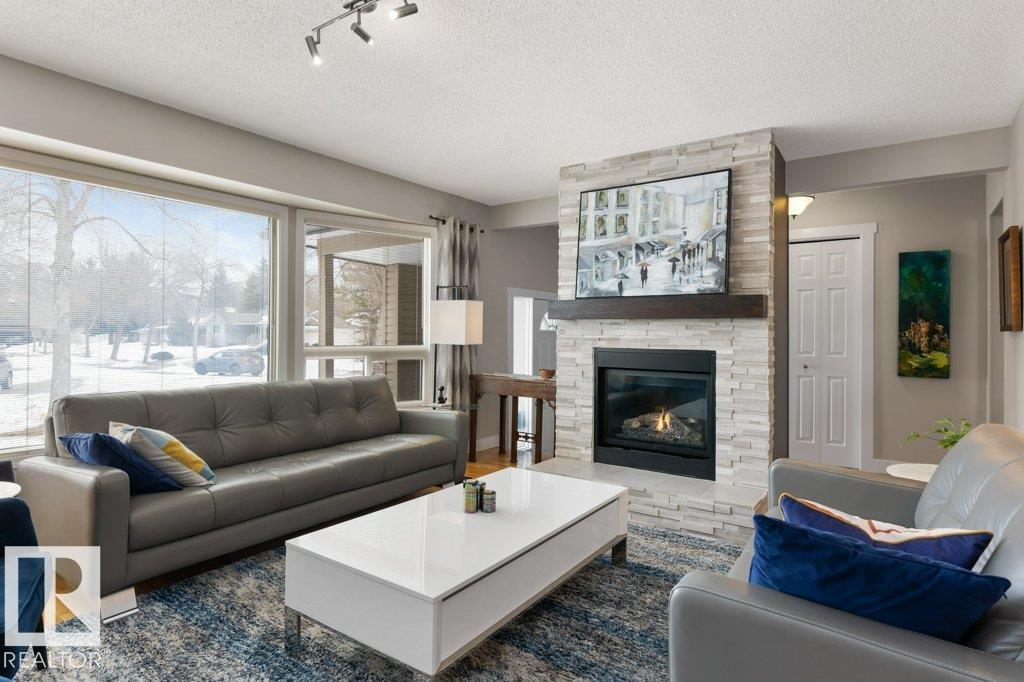 7 ASH PL, St. Albert