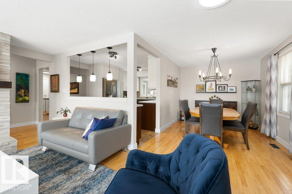 7 ASH PL, St. Albert