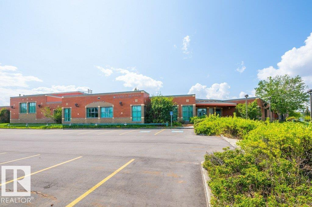 #6 11373 12 AV NW, Edmonton