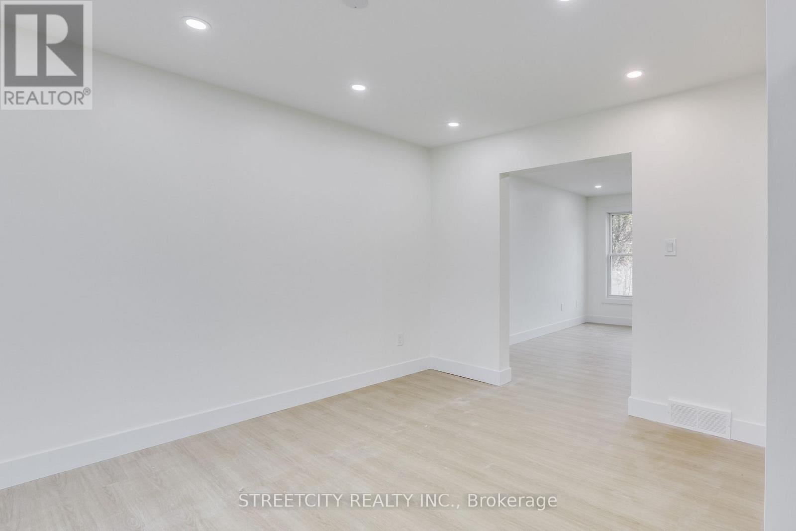 25 AUGUSTA CRESCENT - 10