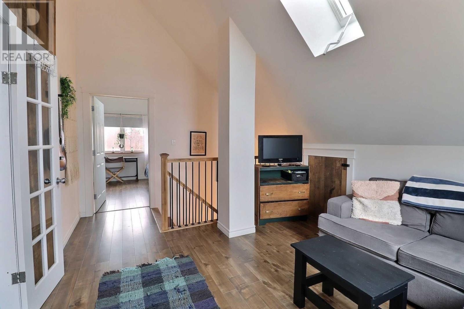 20 MELLAN ACRE ROAD - 13