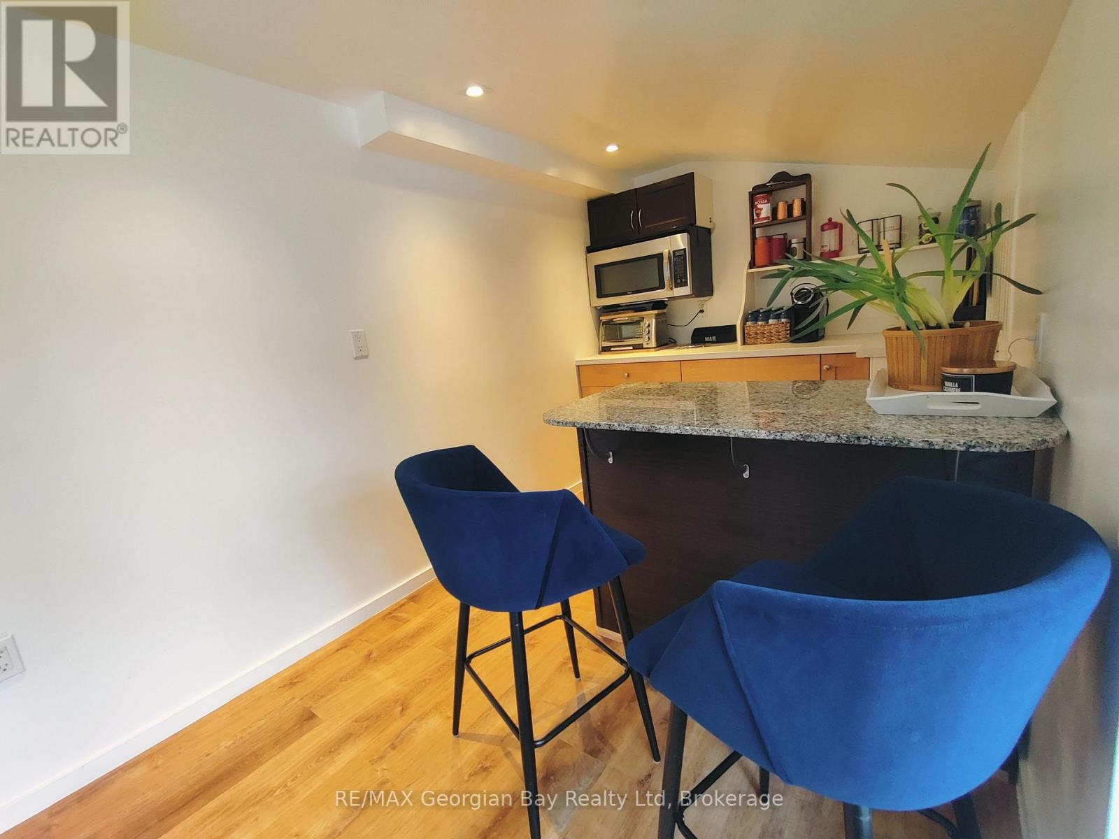 106 WILLIAM STREET - 15