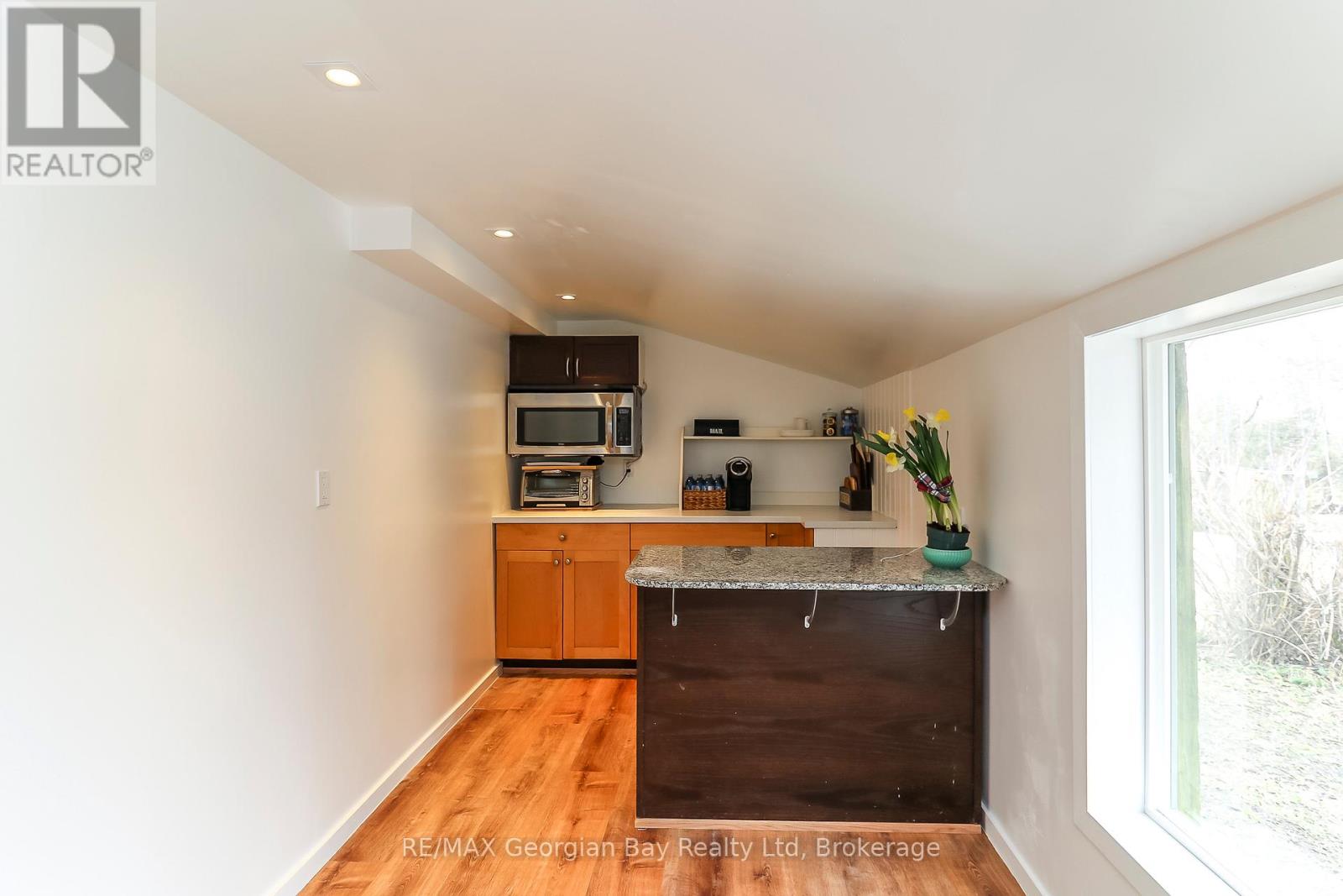 106 WILLIAM STREET - 14