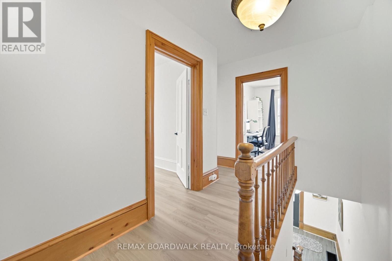 22 ISABELLA STREET - 22