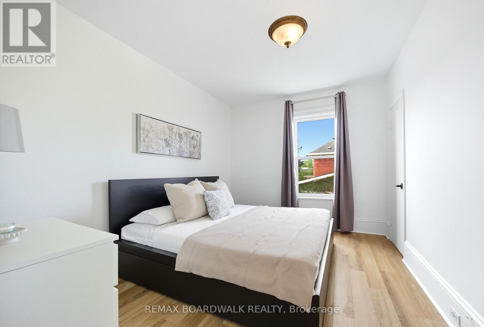 22 ISABELLA STREET - 24