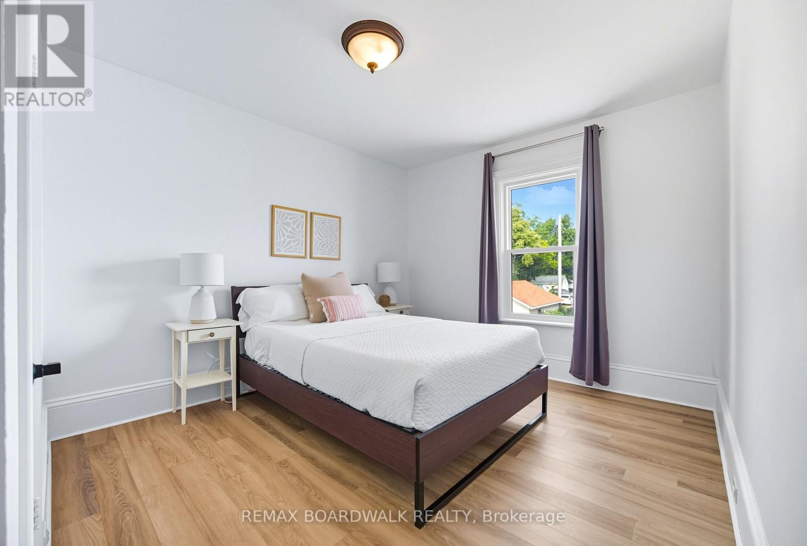 22 ISABELLA STREET - 25
