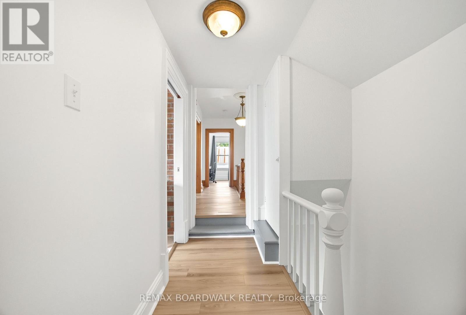 22 ISABELLA STREET - 30