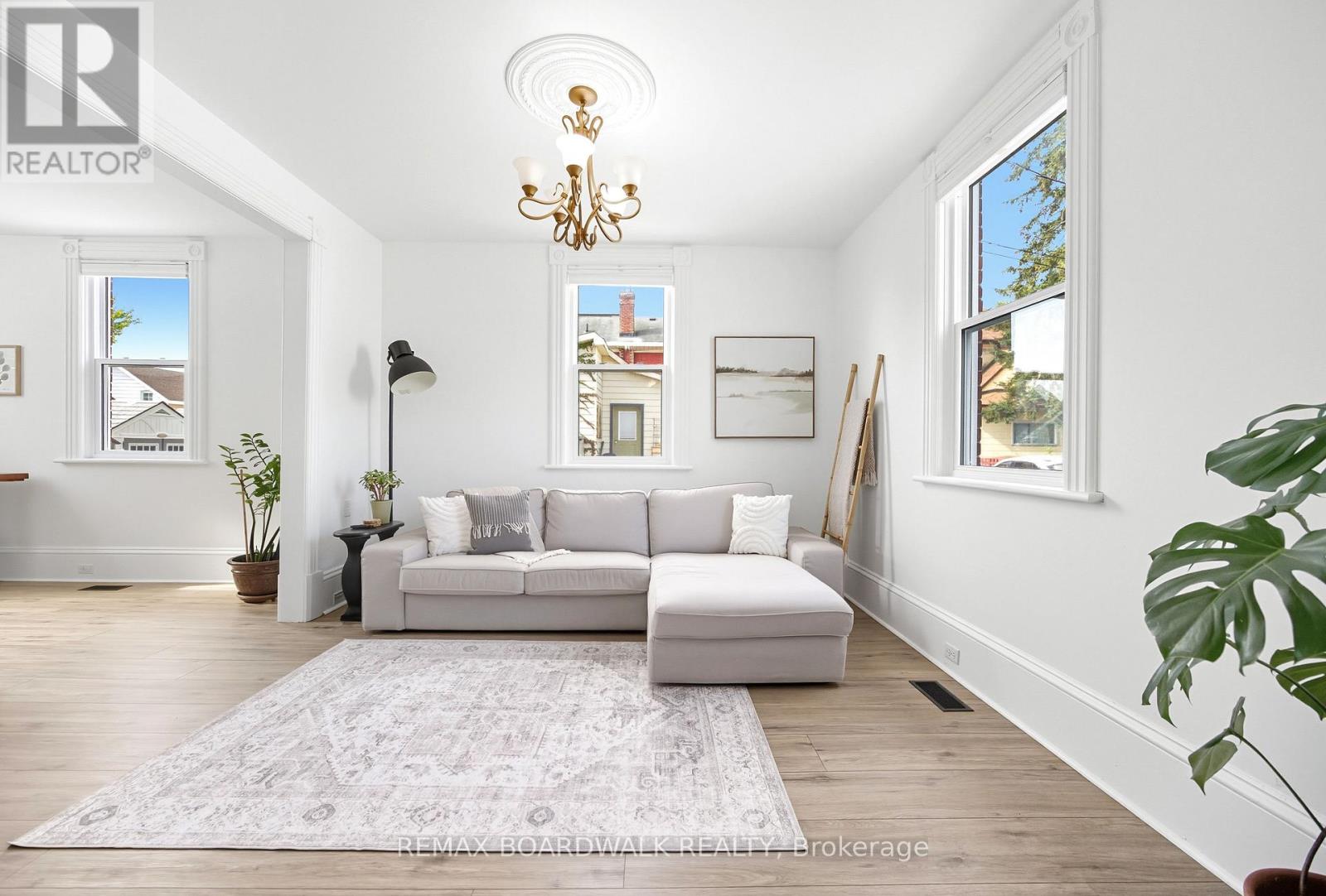 22 ISABELLA STREET - 7