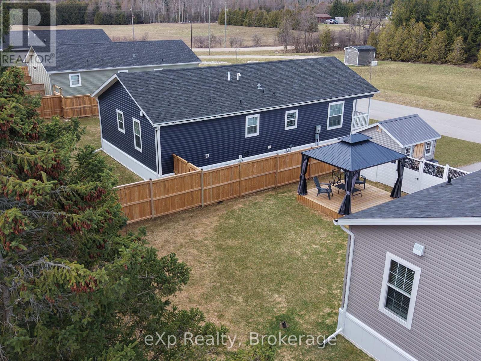206 SPRUCE DRIVE - 34