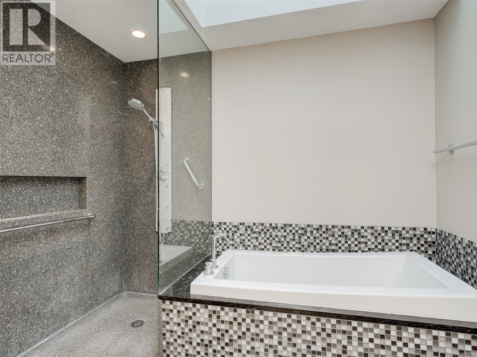 104 6880 Wallace Dr, Central Saanich