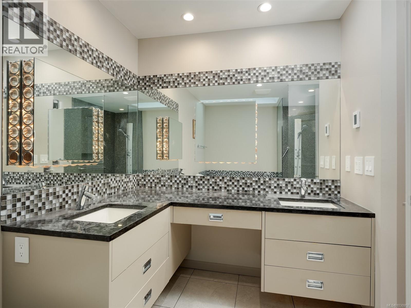 104 6880 Wallace Dr, Central Saanich