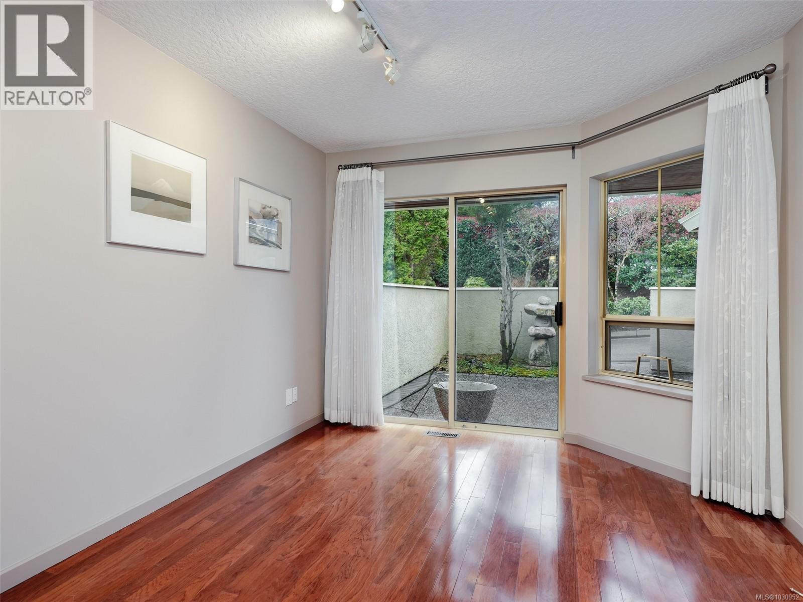 104 6880 Wallace Dr, Central Saanich