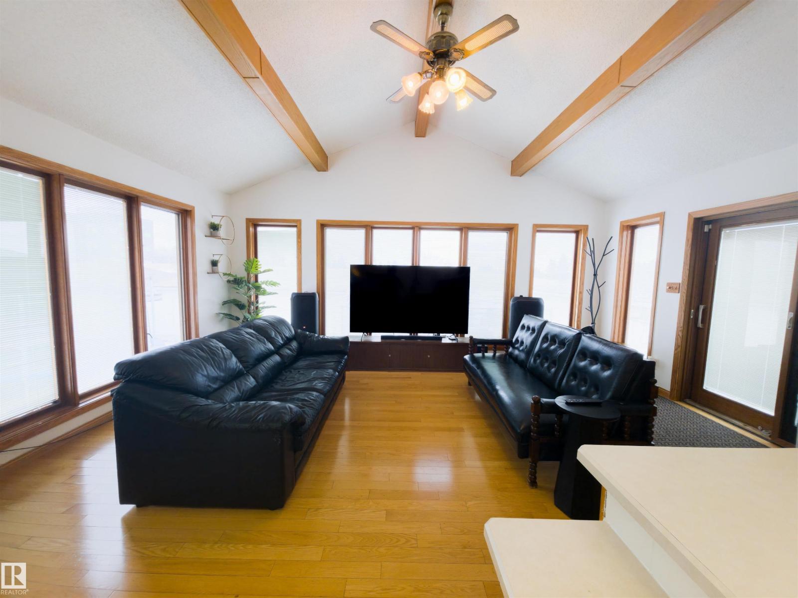 7323 147 AV NW, Edmonton