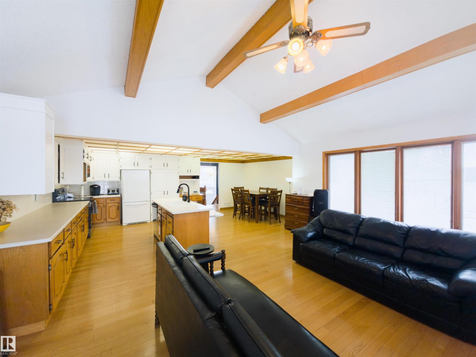 7323 147 AV NW, Edmonton