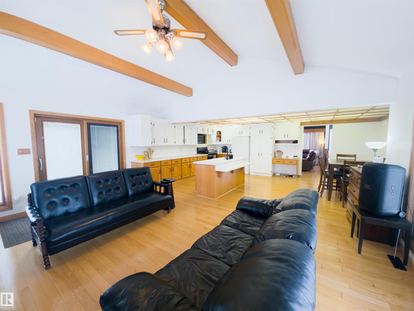 7323 147 AV NW, Edmonton