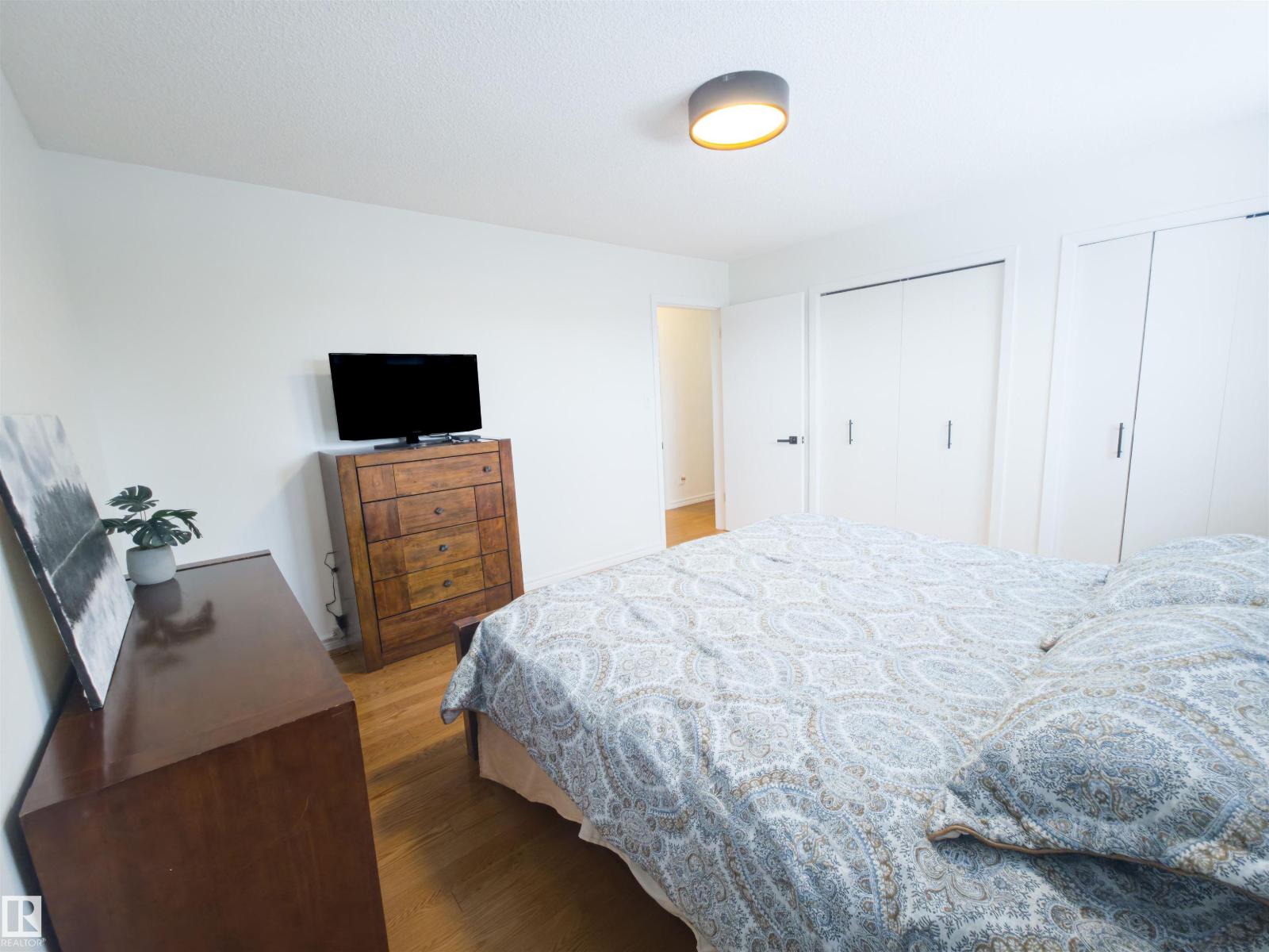 7323 147 AV NW, Edmonton