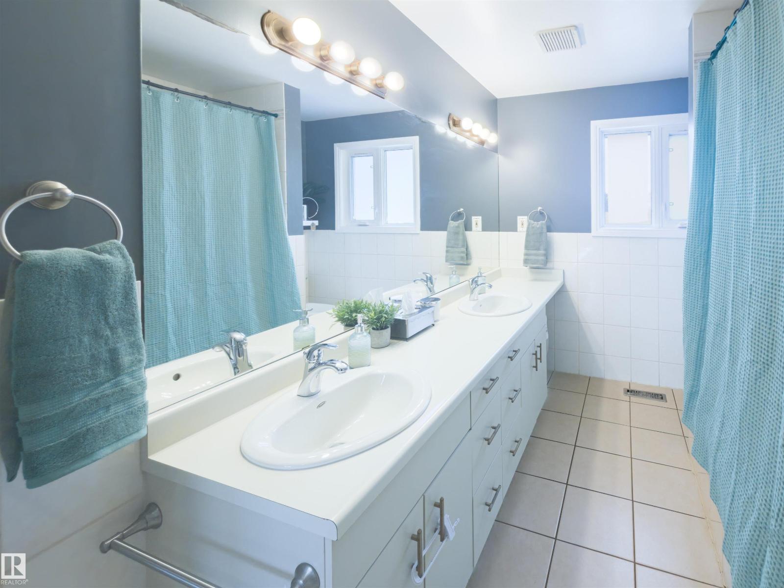 7323 147 AV NW, Edmonton