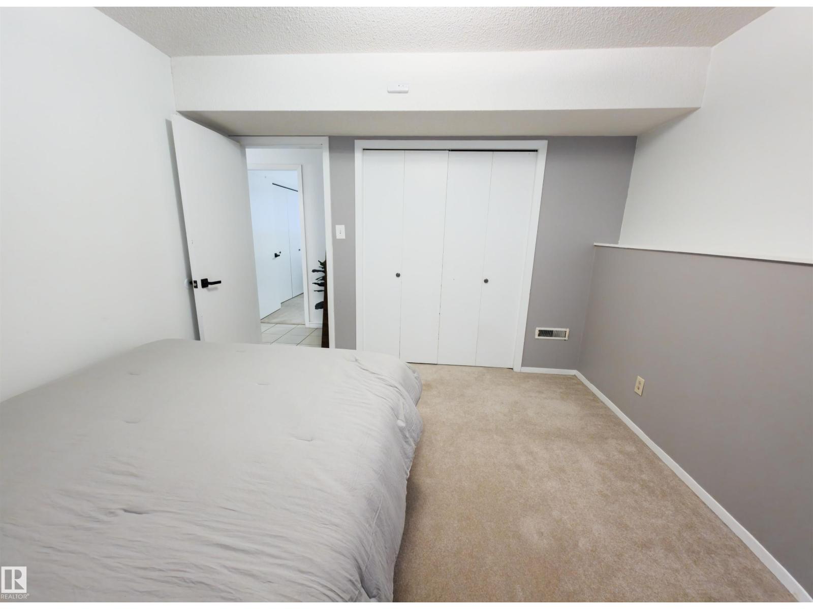 7323 147 AV NW, Edmonton