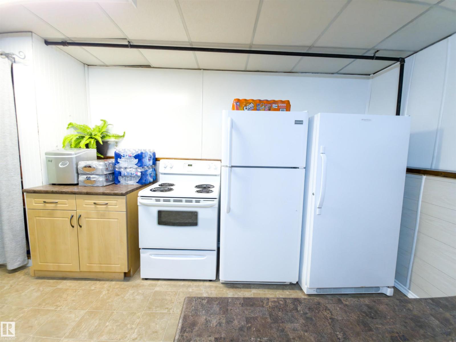 7323 147 AV NW, Edmonton