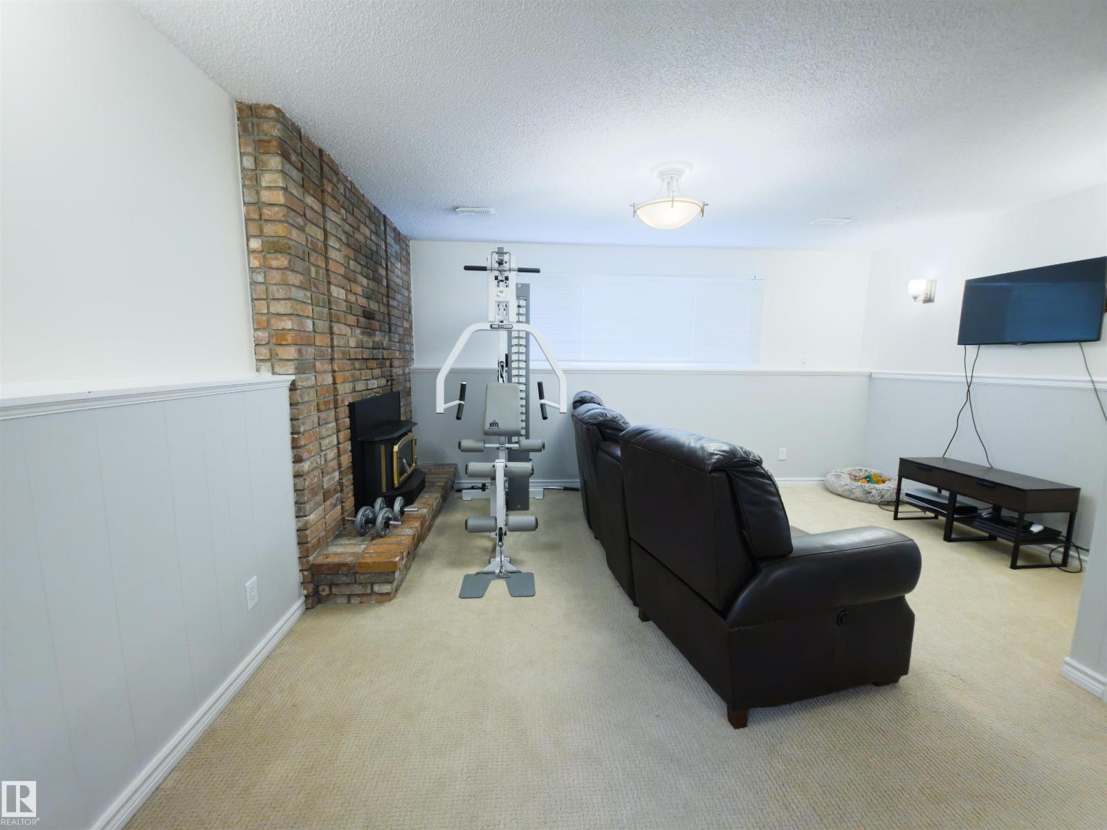 7323 147 AV NW, Edmonton