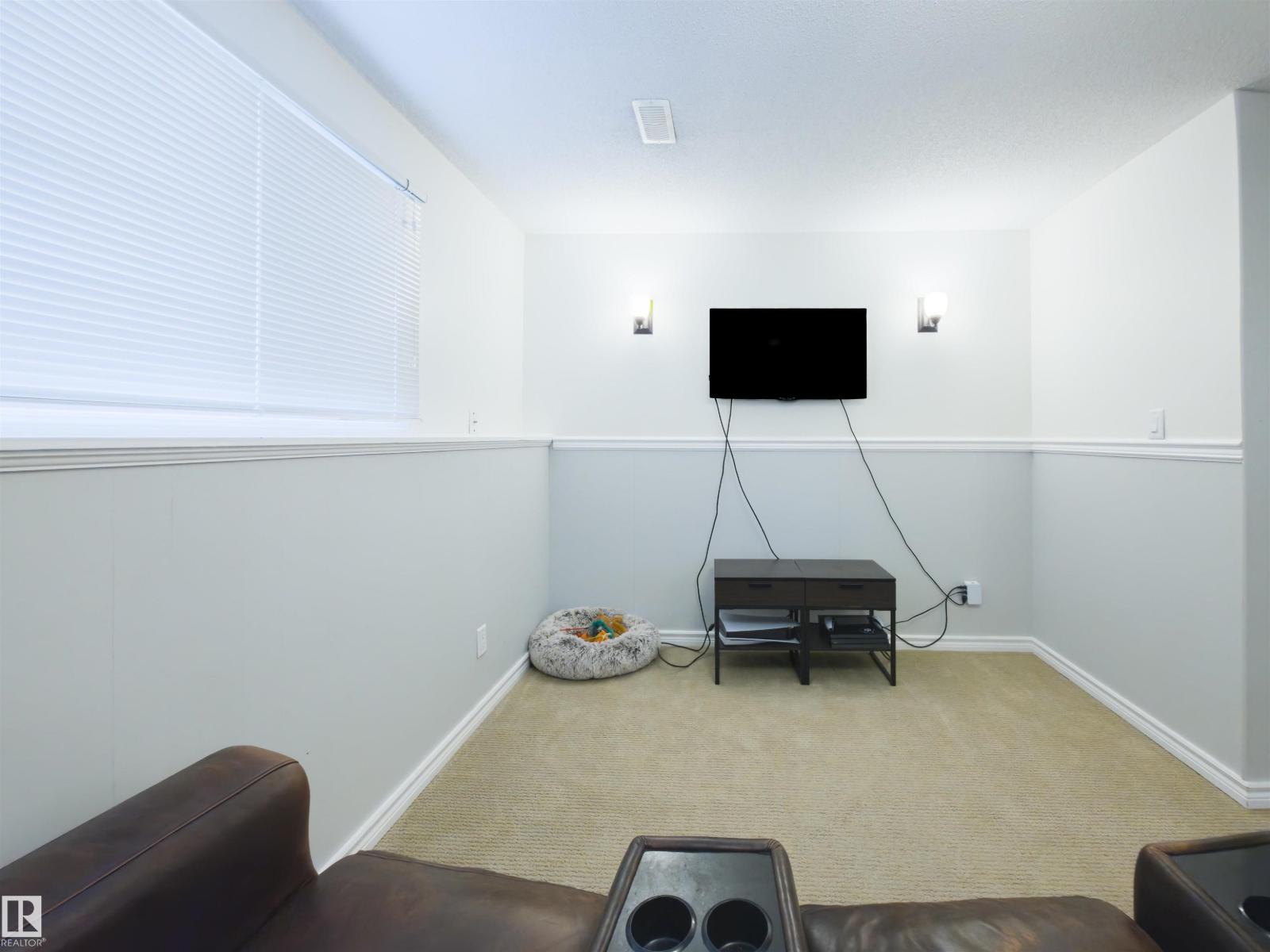 7323 147 AV NW, Edmonton