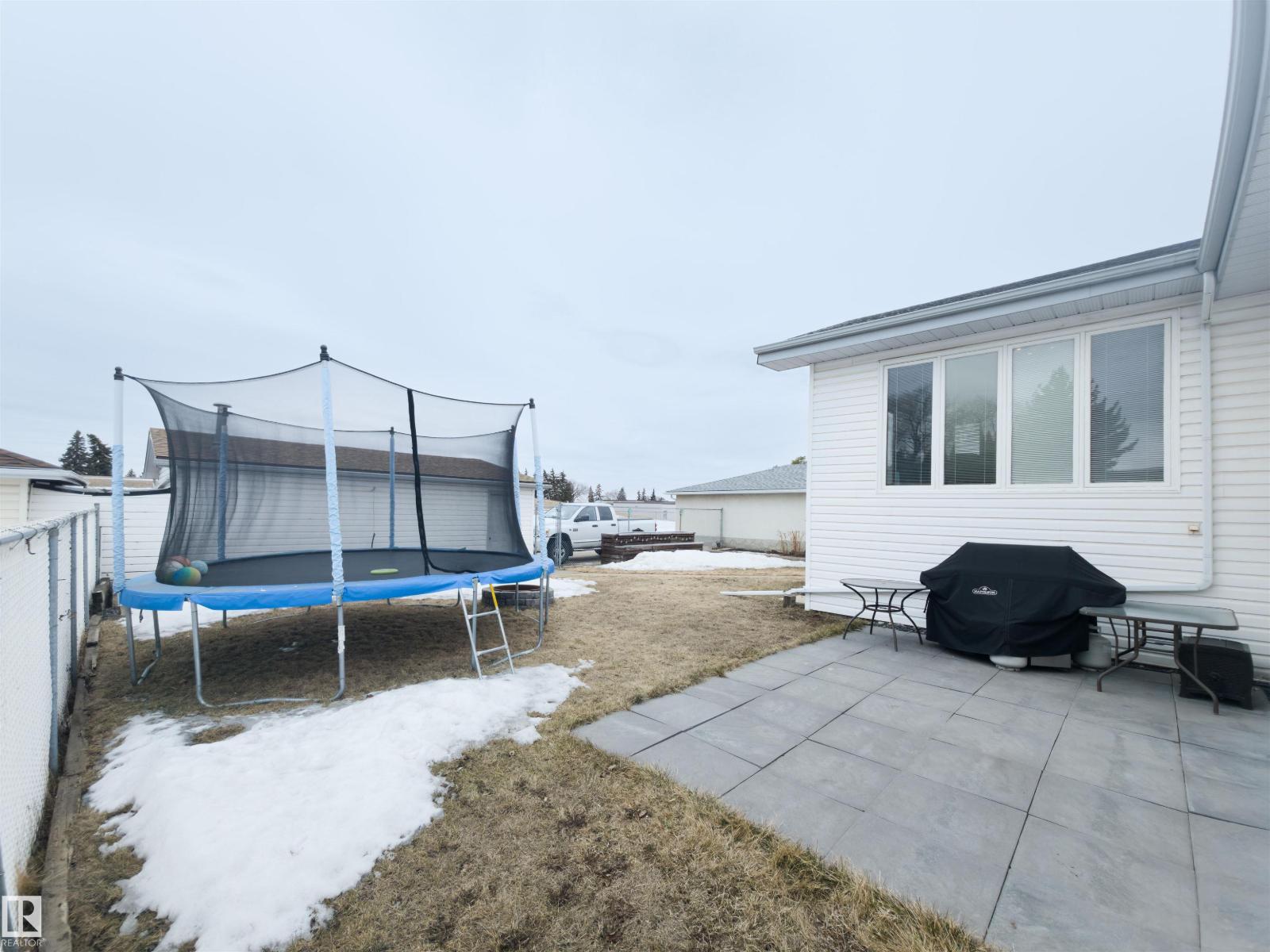 7323 147 AV NW, Edmonton