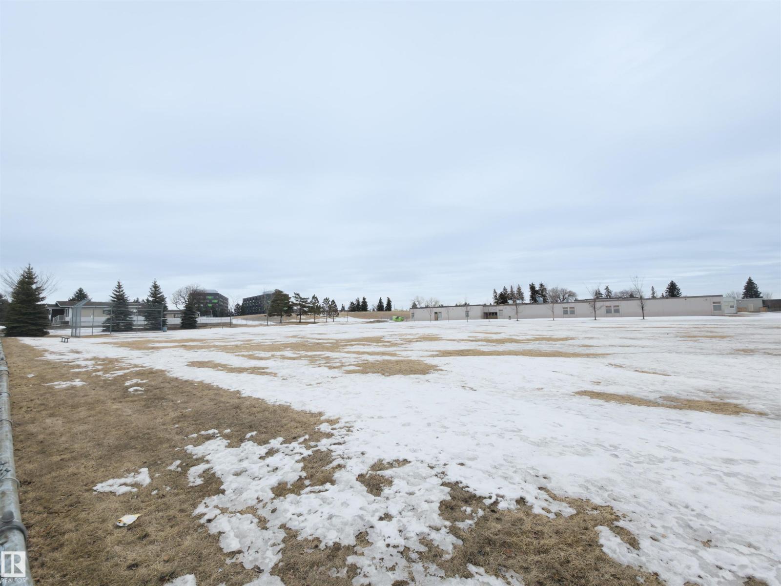 7323 147 AV NW, Edmonton