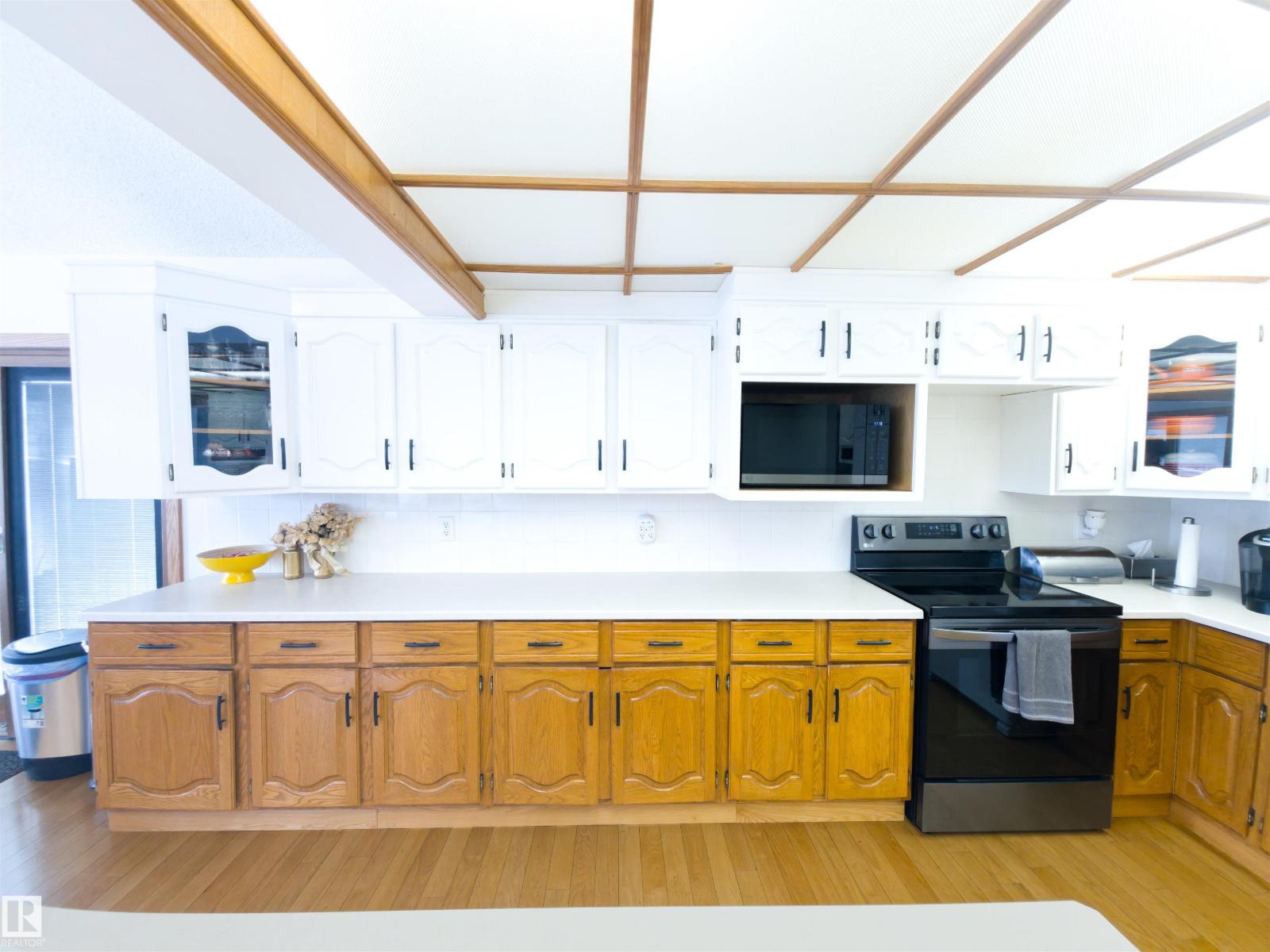 7323 147 AV NW, Edmonton