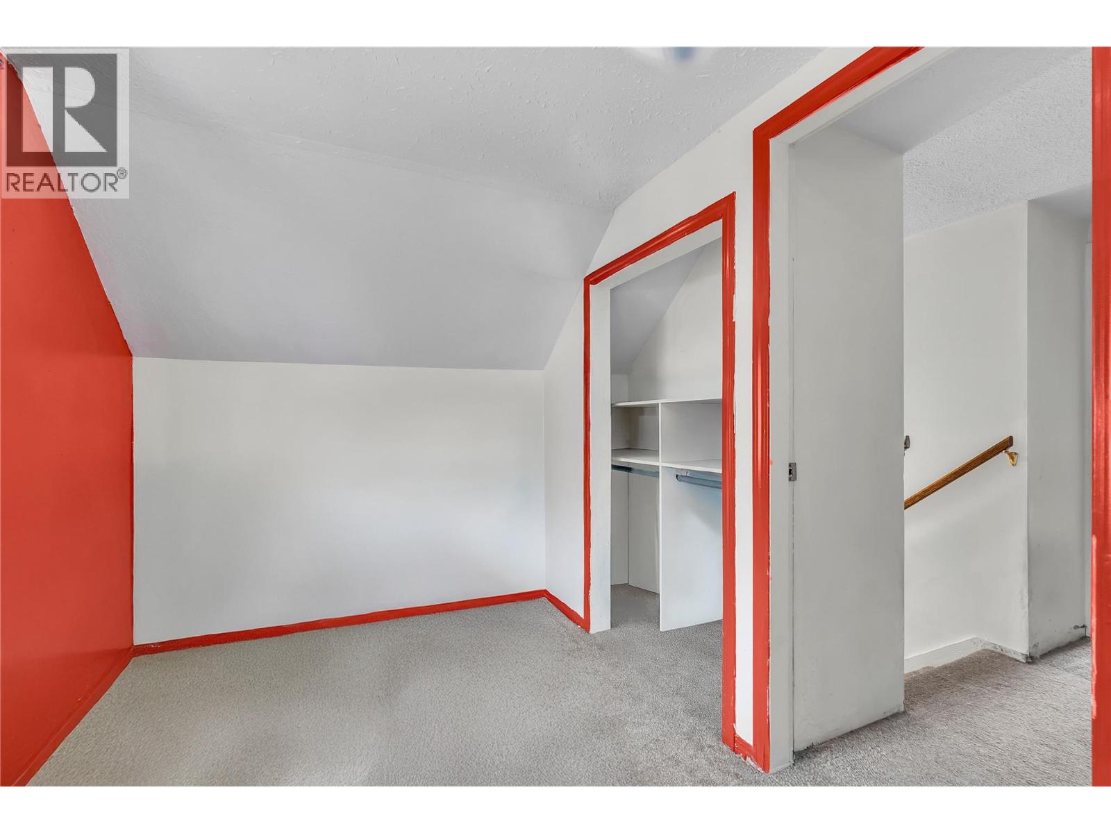 511 SIMILKAMEEN AVENUE - 8