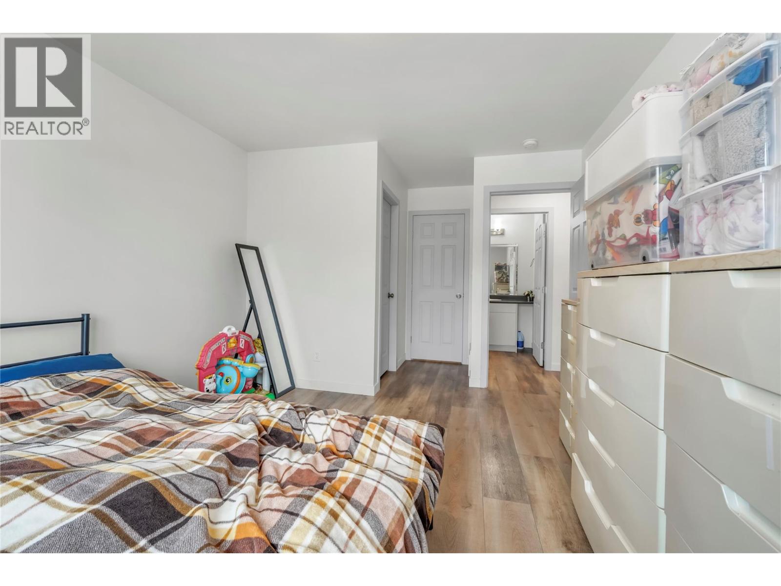 272 BURTON AVENUE - 24