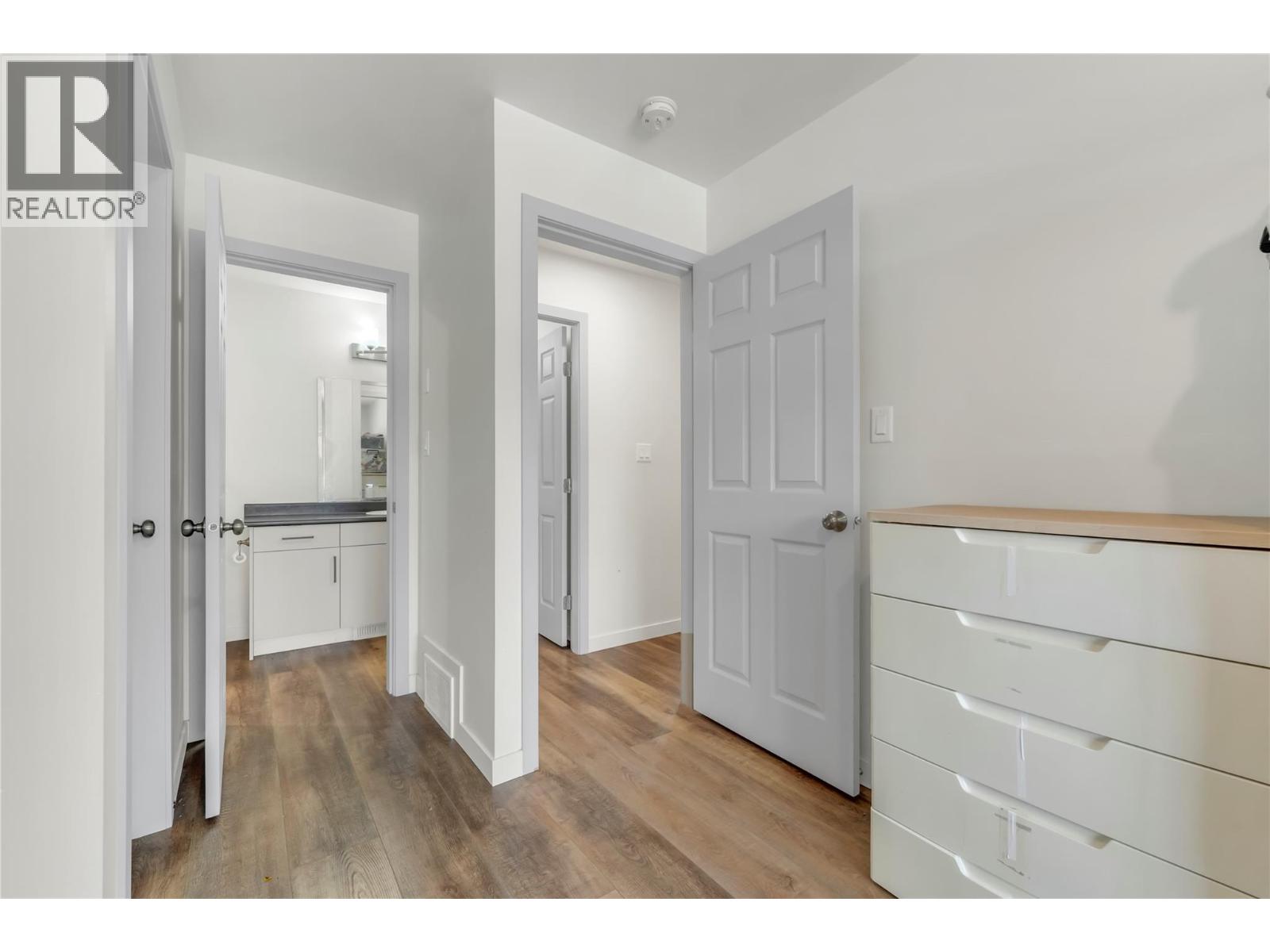 272 BURTON AVENUE - 26