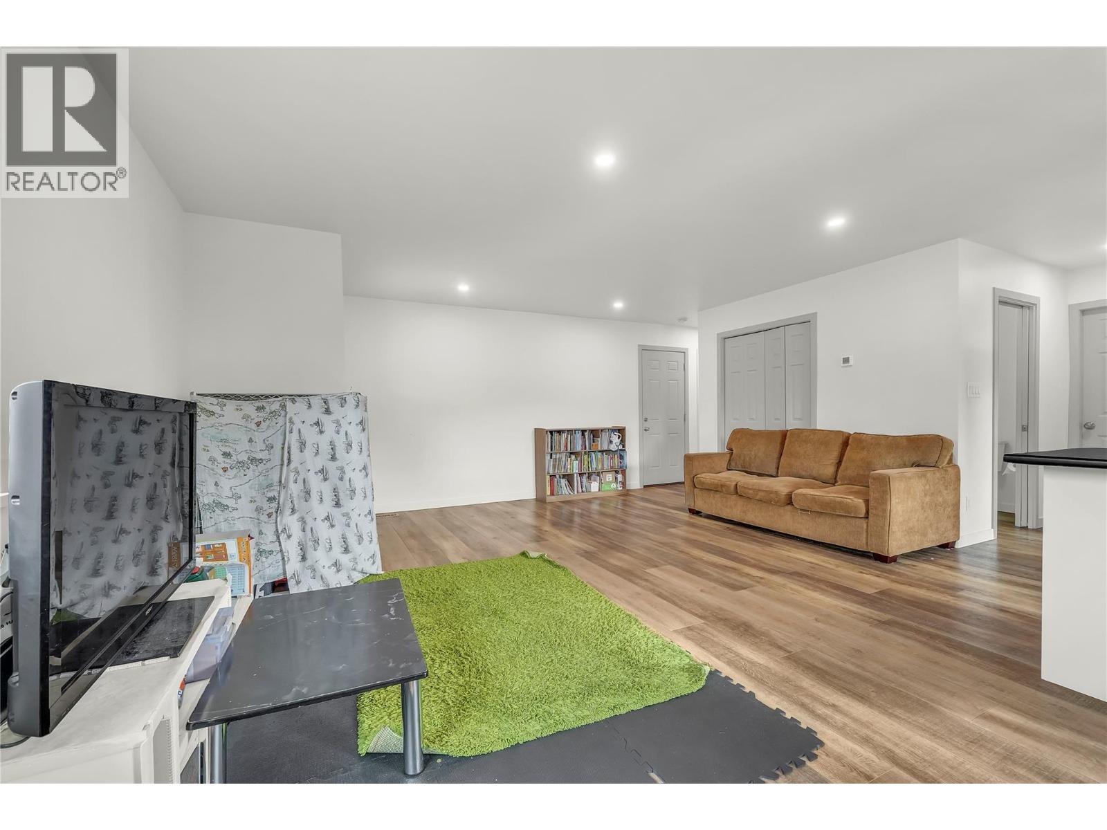 272 BURTON AVENUE - 9