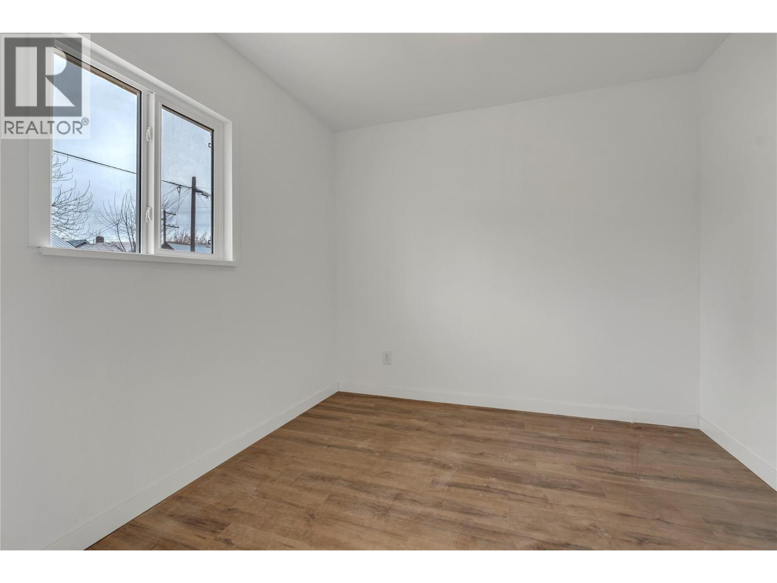 34 FENCHURCH AVENUE - 26