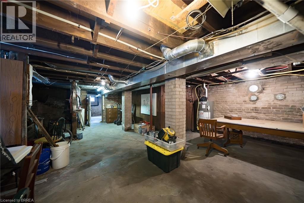 8 WILLIAM Street - 40