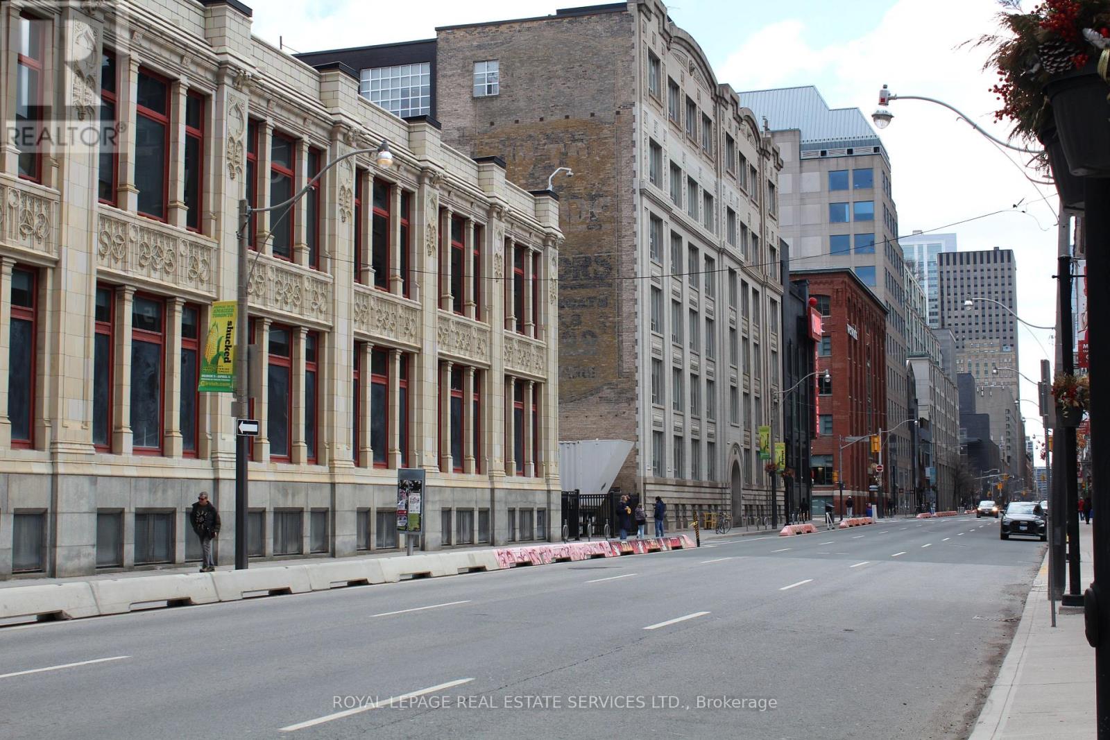 #804 169 JOHN STREET - 12