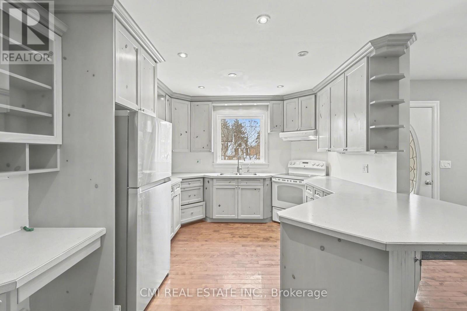 3440 SIMCOE STREET N - 12