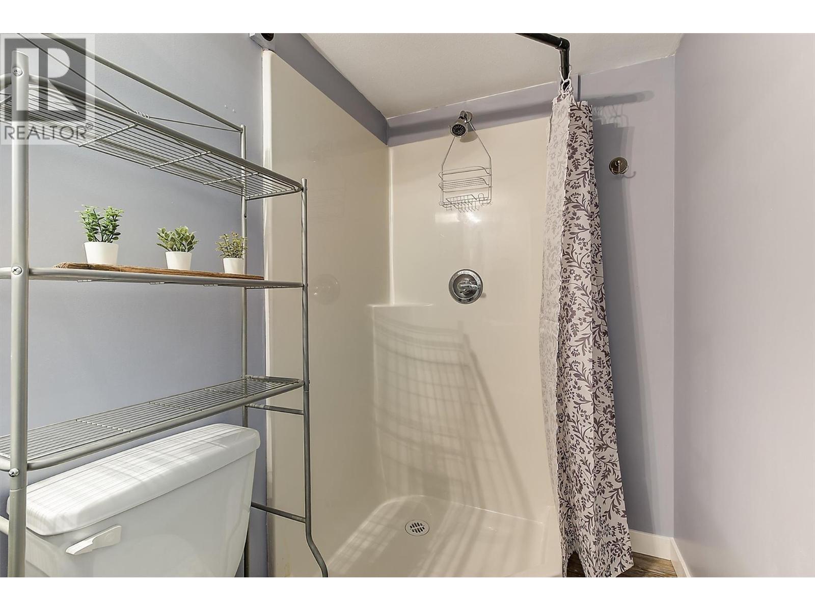 5280 Allenby Lane, Kelowna