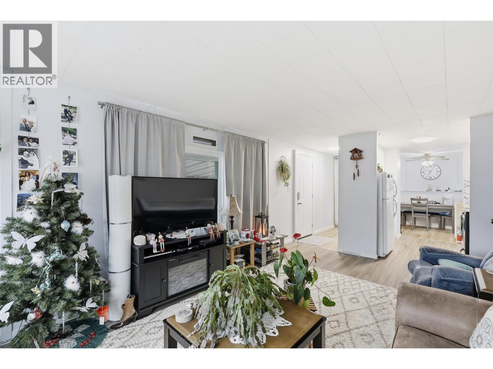 26 2400 OAKDALE Way, Kamloops