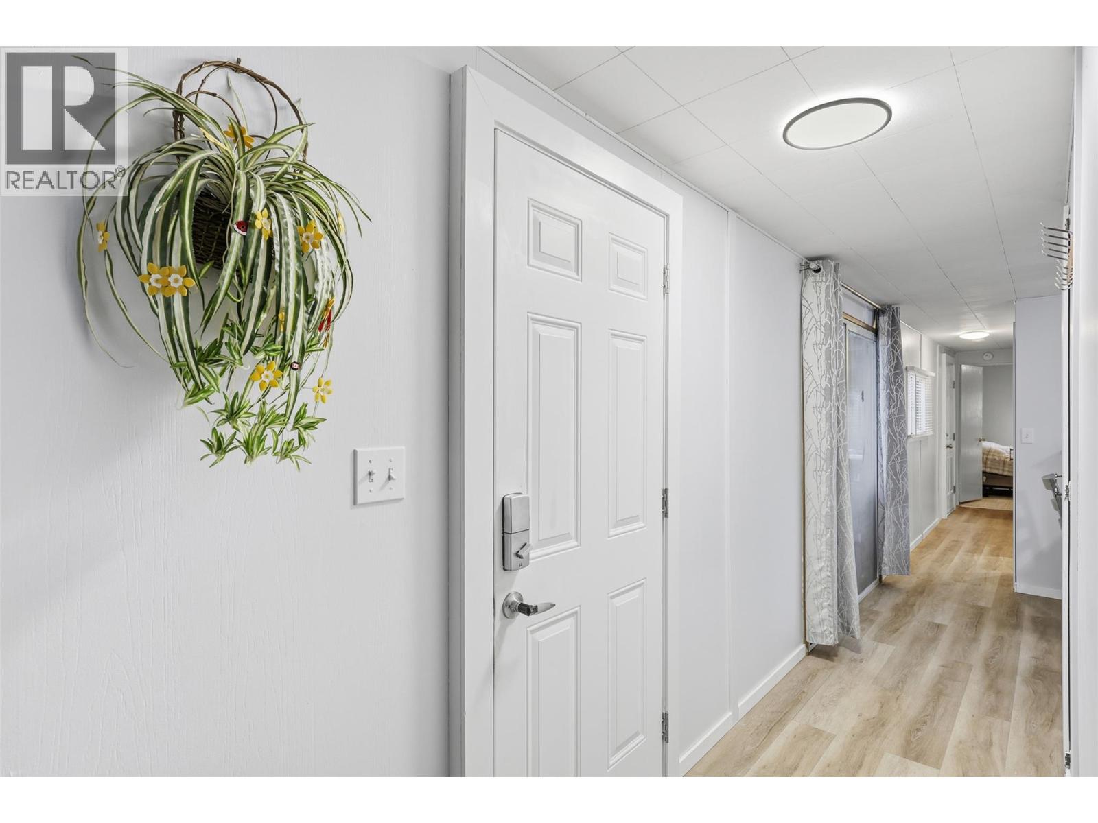 26 2400 OAKDALE Way, Kamloops