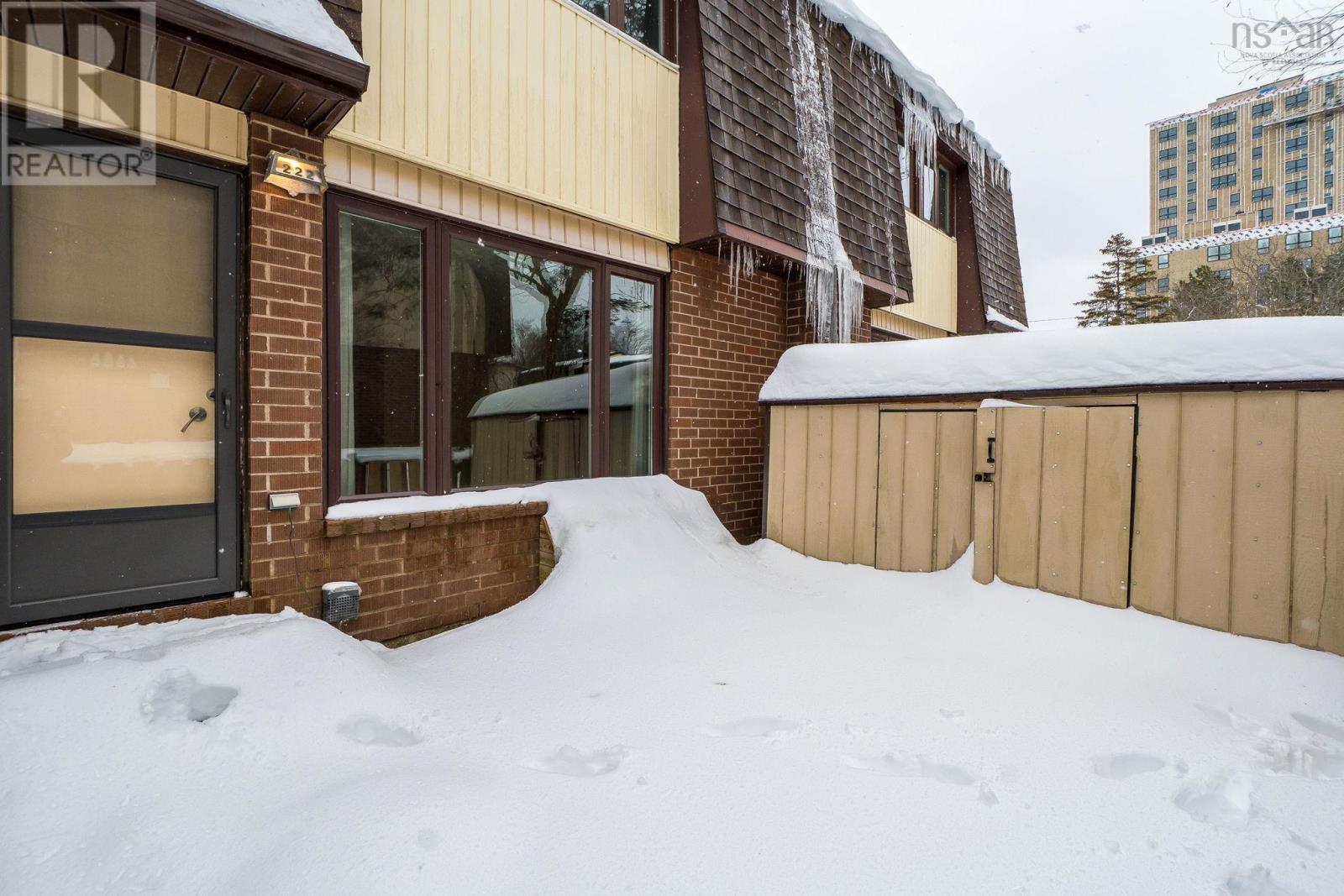 222 WILLETT STREET - 43