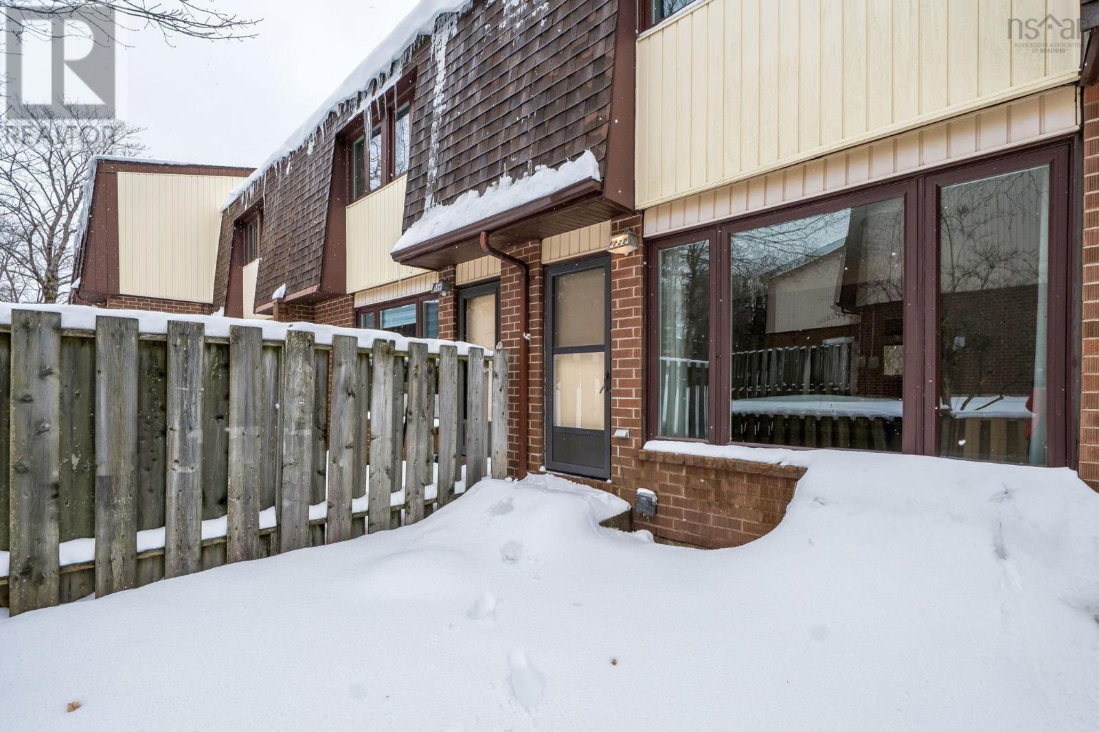 222 WILLETT STREET - 40