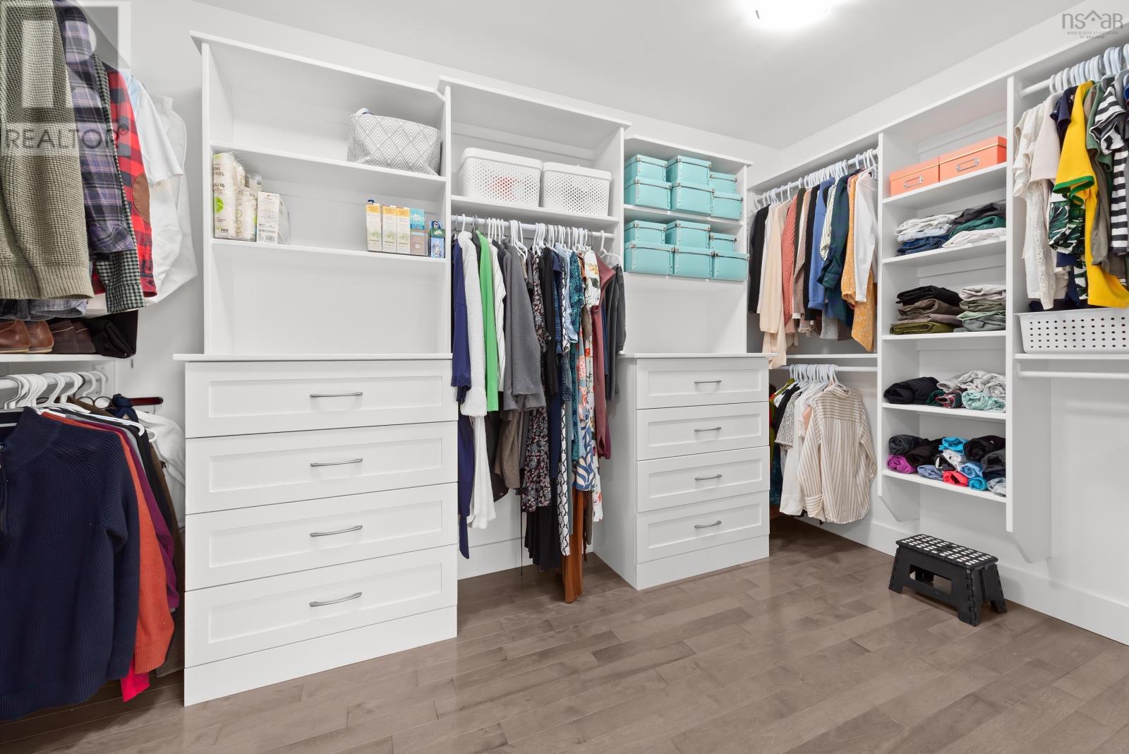 Property 16 of 41 of 37 Samaa Court